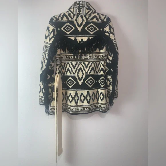 Ladies Powder River Outfitters Cream Aztec Lapel Fringe Knit Cardigan Small - Picture 7 of 9